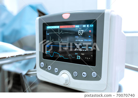 Monitoring of ECG, blood pressure, saturation of the patient during surgery. Cardiac monitor 70070740