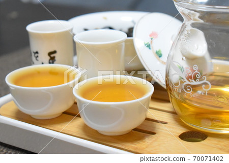 Brew Taiwan oolong tea 70071402
