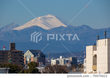 Mt. Asama in the snow seen from Maebashi city 70074822