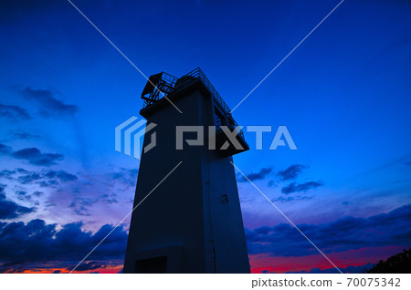 Sunset of the lighthouse 70075342