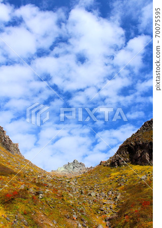 美麗的北阿爾卑斯山2010年部分：秋葉Yakidake 2010年部分：秋天的落葉和2010年北阿爾卑斯山 70075595