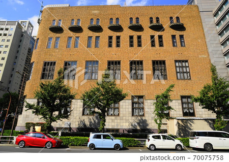 October 23 Gakushi Kaikan, Chiyoda-ku October 23 Gakushi Kaikan, Chiyoda-ku 70075758