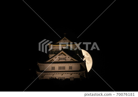 岐阜城堡和月亮 70076181