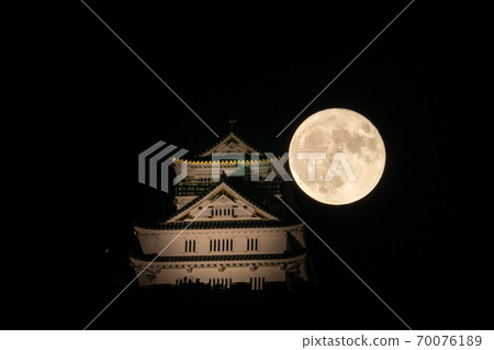 岐阜城堡和月亮 70076189