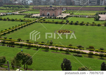 孟加拉國達卡未完成的城堡廢墟拉爾貝格堡歷史建築比比巴黎陵墓和美麗的花園 孟加拉國達卡未完成的城堡廢墟拉爾貝格堡歷史建築比比巴黎陵墓和美麗的花園 70076710