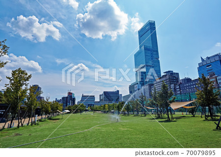Osaka Minami Tennoji Park Harukas seen from the Tensha 70079895