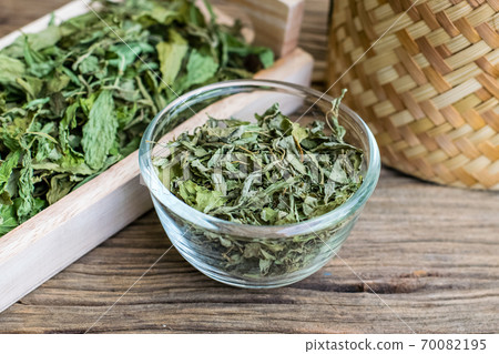 Dry stevia leaf Dry stevia leaf 70082195