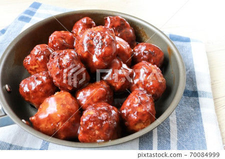 Meat dumplings sweet and sour sauce 70084999