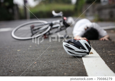 Traffic accident image 70086279