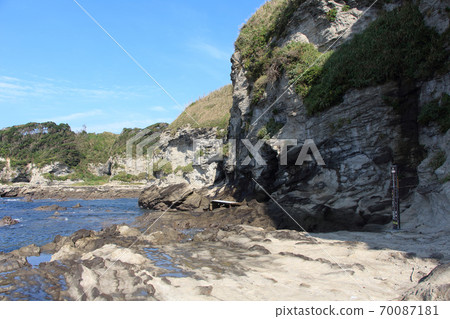 Miura / Reef Road Kenzaki-Kataya Coast Sea Eating Table Miura / Reef Road Kenzaki-Kataya Coast Sea Eating Table 70087181