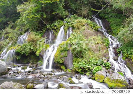 川湯河谷,索里瀑布(山梨縣北森市大泉市) 川湯河谷,索里瀑布(山梨縣北森市大泉市) 70089799