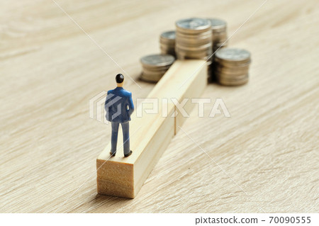 The concept of wealth and the way to achieve its goal. The concept of wealth and the way to achieve its goal. 70090555