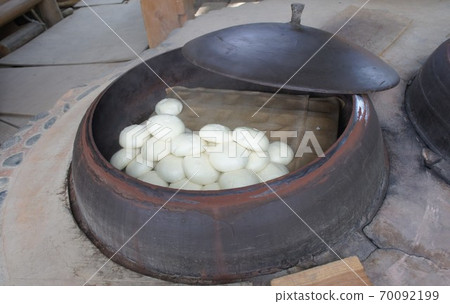 Cauldron Steamed Bread Cauldron Steamed Bread 70092199