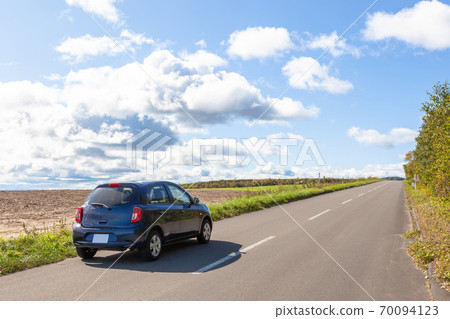 Rent-a-car travel image material 70094123