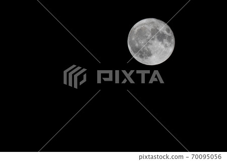中秋月亮滿月 中秋月亮滿月 70095056