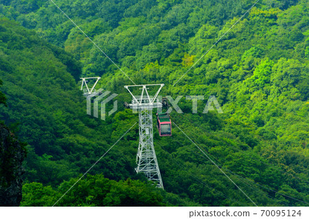 Kankakei Ropeway, a spectacular ropeway that you want to ride quietly in the valley, Shodoshima, Kagawa Prefecture (8) Kankakei Ropeway, a spectacular ropeway that you want to ride quietly in the valley, Shodoshima, Kagawa Prefecture (8) 70095124