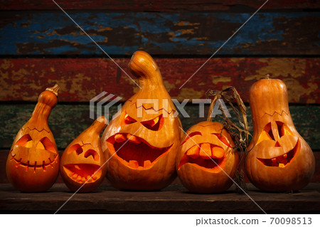 Halloween pumpkins 70098513