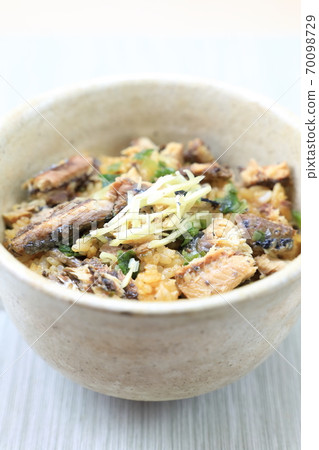 Delicious saury rice Delicious saury rice 70098729