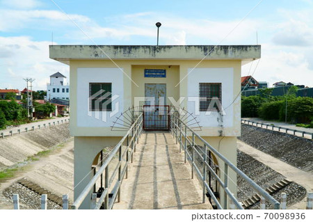 Vietnam Aqueduct Management Building 70098936