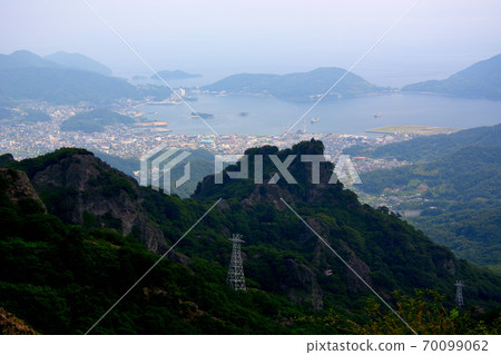 Kankakei Ropeway with a large panorama / ropeway of Kankakei and Kusakabe Port seen from the Shibocho Observatory, Shodoshima, Kagawa Prefecture (6) Kankakei Ropeway with a large panorama / ropeway of Kankakei and Kusakabe Port seen from the Shibocho Observatory, Shodoshima, Kagawa Prefecture (6) 70099062