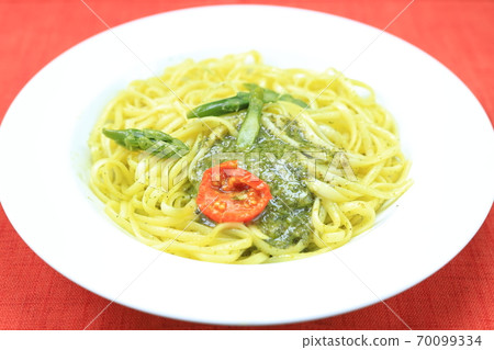 美味的羅勒麵食 70099334