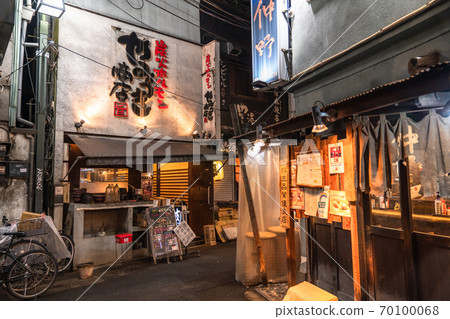 《Tokyo》 Nakano station square, drinking area 70100068