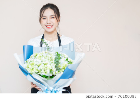 flower delivery, clerk 70100385
