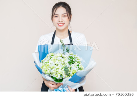 flower delivery, clerk 70100386