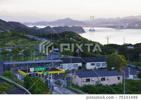 兵庫縣淡路島南ic和鳴人大橋 照片素材 圖片 圖庫