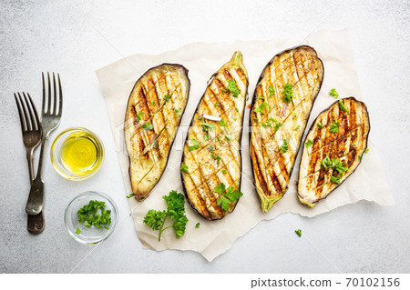 Grilled eggplant slices Grilled eggplant slices 70102156