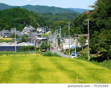 秋季農村稻田和村莊（9月攝於大阪府茨城市大坂阿沃岩和大阪大崎佐保市） 70102984