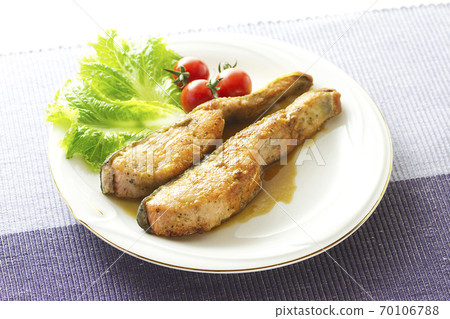 Salmon Meuniere 14 Salmon Meuniere 14 70106788