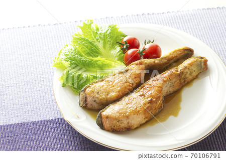 Salmon Meuniere 15 70106791