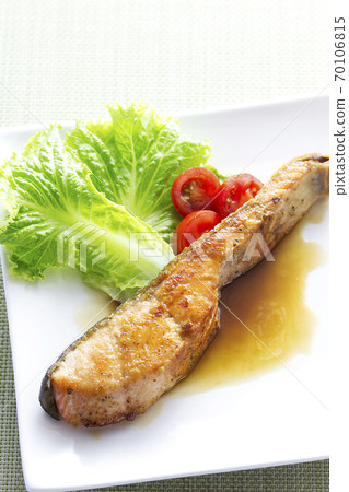 Salmon Meuniere 8 70106815
