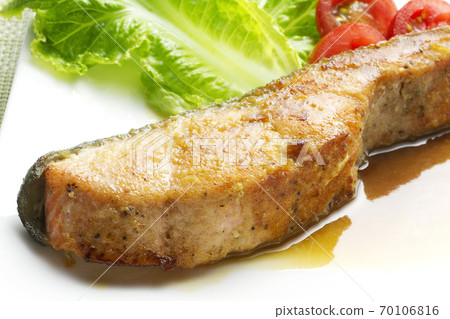 Salmon Meuniere 9 70106816