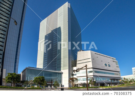 Yokohama City Hall 70108375