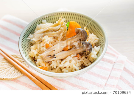 茶碗香菇飯 70109684