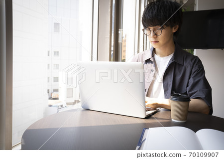 Personal computer and male 70109907