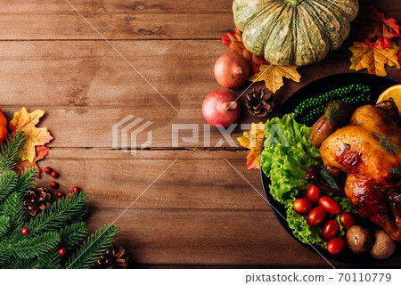 Thanksgiving roast turkey or chicken and vegetables 70110779