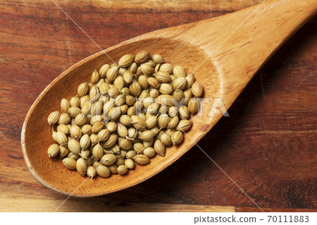 Coriander hole spice Coriander hole spice 70111883