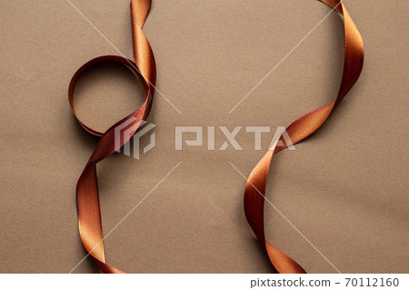 目前的棕色絲帶的形象 70112160