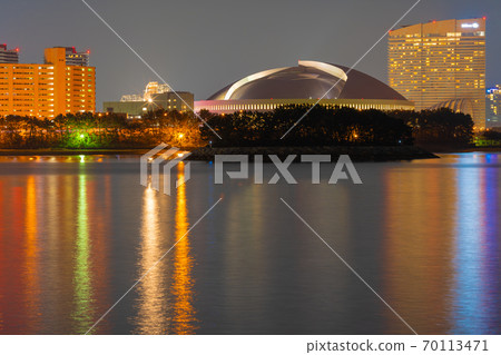 Night view of PayPay Dome / Fukuoka Tower Night view of PayPay Dome / Fukuoka Tower 70113471