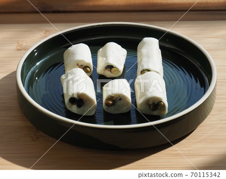 韓國食品黑豆太妃糖 韓國食品黑豆太妃糖 70115342