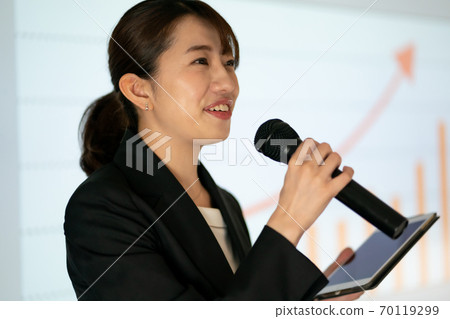 female, females, woman 70119299