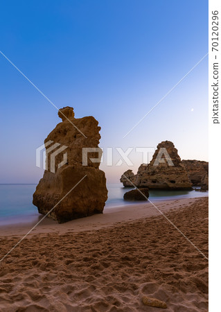 Beach near Albufeira - Algarve Portugal Beach near Albufeira - Algarve Portugal 70120296