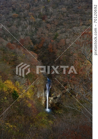 秋天那須高原耕地瀑布 70120692