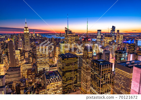 《New York》 Night view of Manhattan skyscrapers 70121672