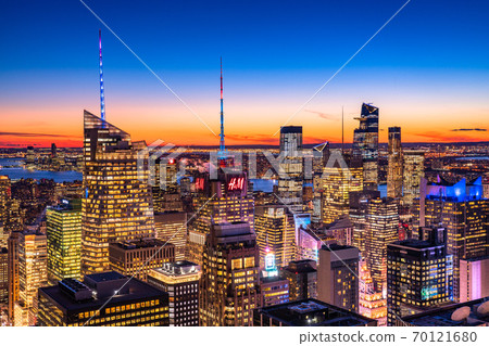 《New York》 Night view of Manhattan skyscrapers 70121680