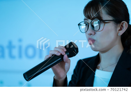 female, females, woman 70121742