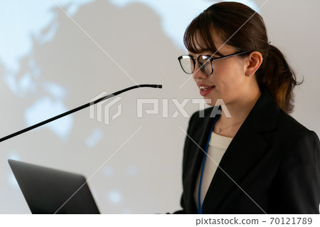 female, females, woman 70121789